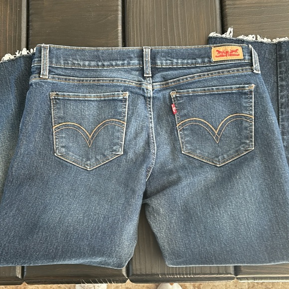 Levi’s stretch - Picture 2 of 3
